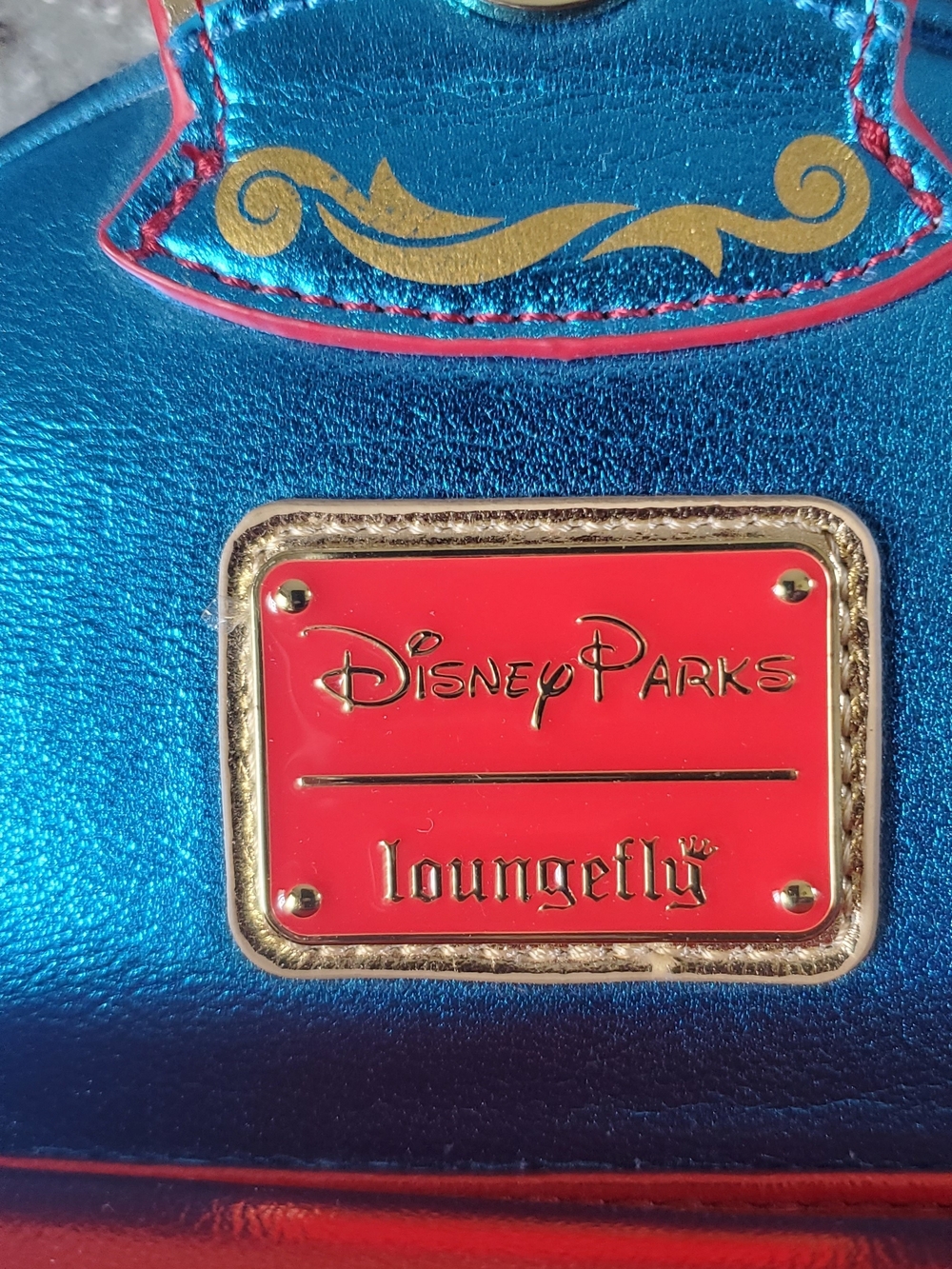 Loungefly DISNEY PARKS- Dumbo Character Backpack - Picture 2 of 8